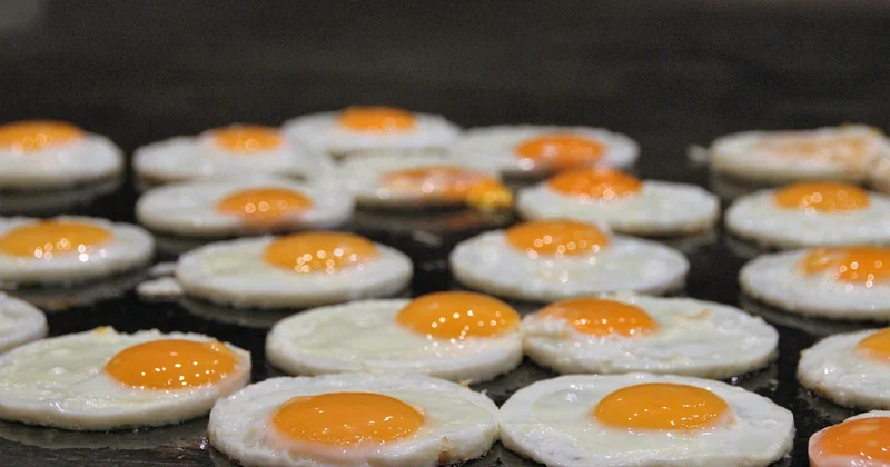 La nourriture : le buffet malin qui impressionne sans épuiser le budget
